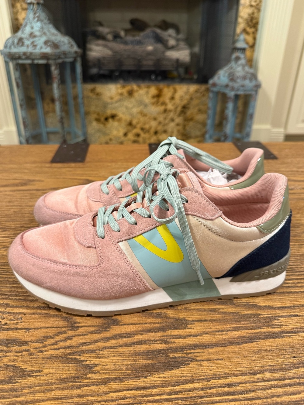 F36 - Tretorn Loyola in Coral - Pink, Mint & Yellow